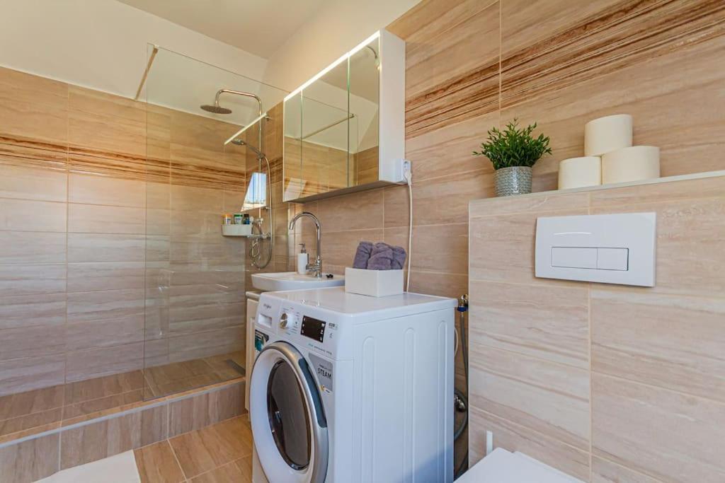 Roomy Apartment 80Sqm At City Center Free Parking Space, Ac & Balcony 布达佩斯 外观 照片