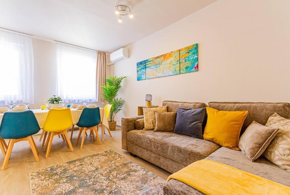 Roomy Apartment 80Sqm At City Center Free Parking Space, Ac & Balcony 布达佩斯 外观 照片