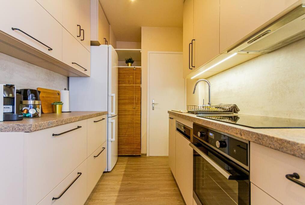 Roomy Apartment 80Sqm At City Center Free Parking Space, Ac & Balcony 布达佩斯 外观 照片
