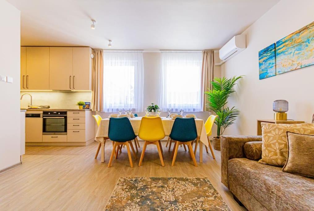 Roomy Apartment 80Sqm At City Center Free Parking Space, Ac & Balcony 布达佩斯 外观 照片