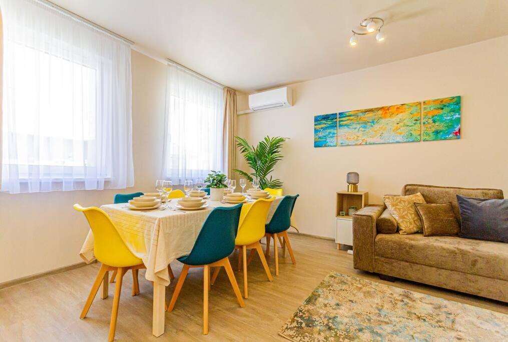 Roomy Apartment 80Sqm At City Center Free Parking Space, Ac & Balcony 布达佩斯 外观 照片